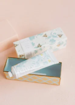 Wish Eau De Parfum & Handcreme Duo 7 Wish Eau De Parfum & Handcreme Duo -Clinique Sales Store Wish HC 1500x2100 2 5000x b6d12fe8 309e 49e1 b1ac a2687d2c85ed